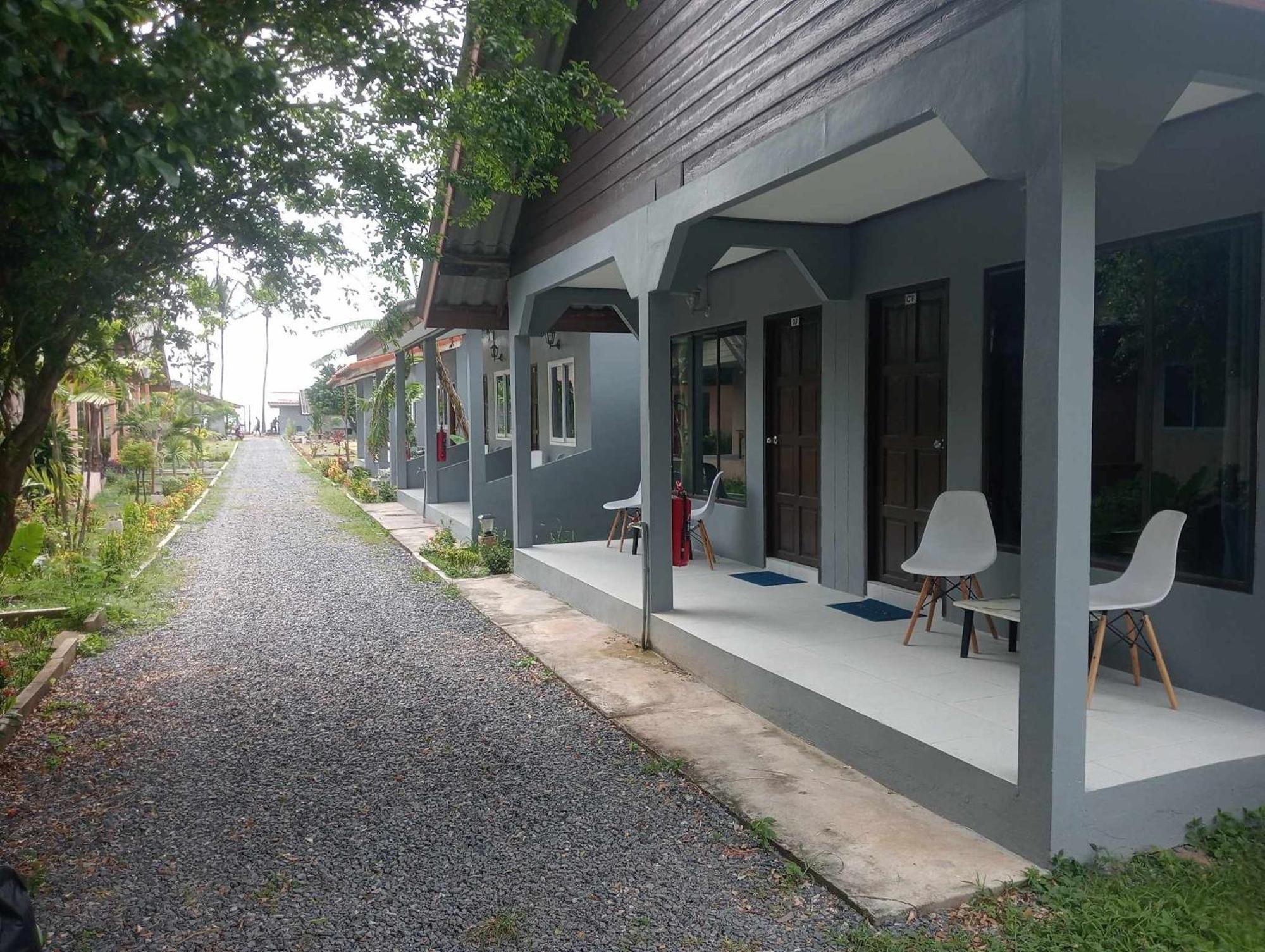 Scandinavian Beach Resort Ko Lanta Exteriör bild