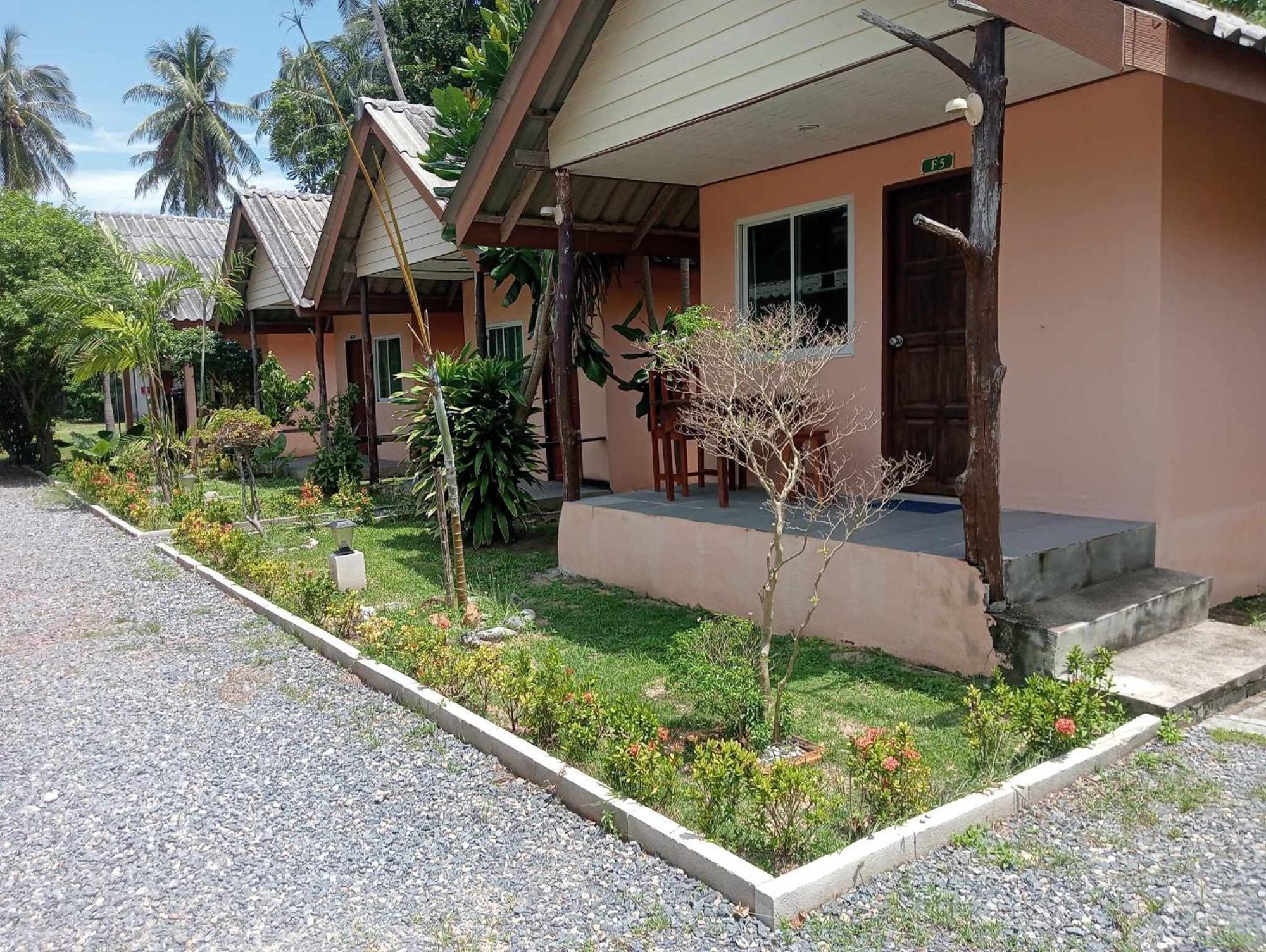 Scandinavian Beach Resort Ko Lanta Exteriör bild