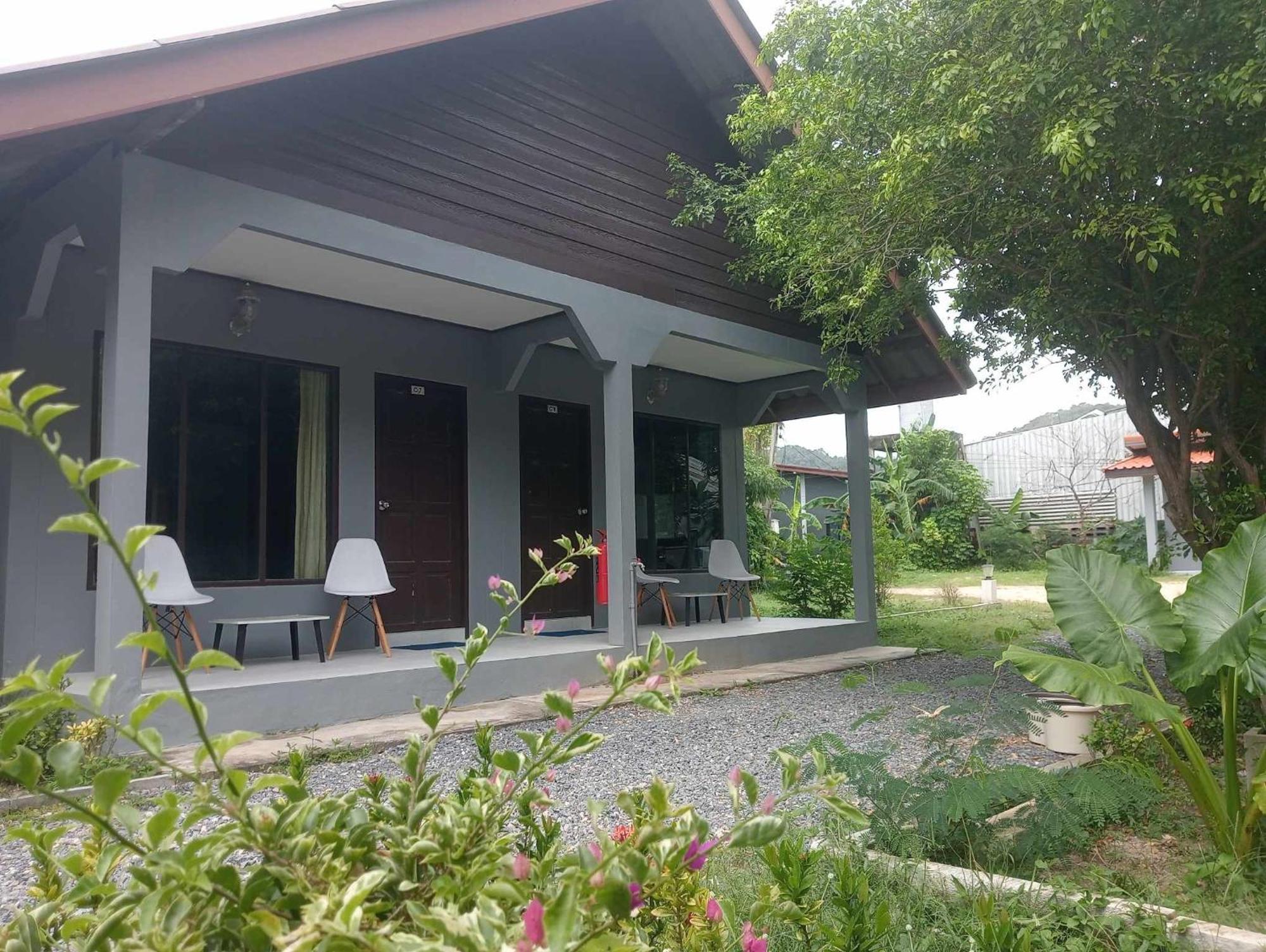 Scandinavian Beach Resort Ko Lanta Exteriör bild